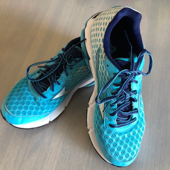 Mizuno Shoes - Woman’s running shoes